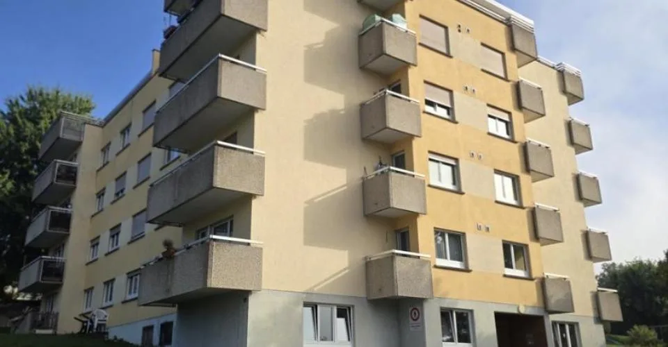 Vier-Zimmer-Wohnung im 3. Stock mit Aufzug – Foto 2 von 2