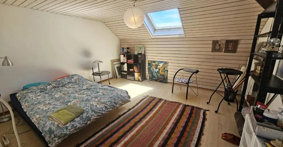 Zu vermieten in Delémont eine gemütliche 3,5-Zimmer-Wohnung unter dem Dach – Foto 5 von 9