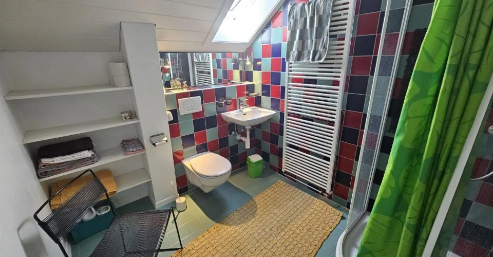 Zu vermieten in Delémont eine gemütliche 3,5-Zimmer-Wohnung unter dem Dach – Foto 9 von 9
