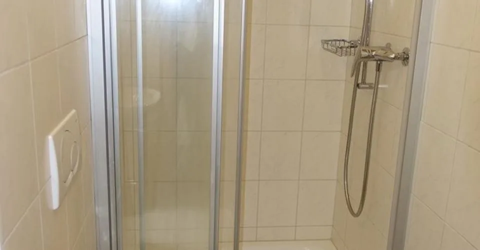 Wohnung mit 3.5 Zimmern im Erdgeschoss – Foto 4 von 9