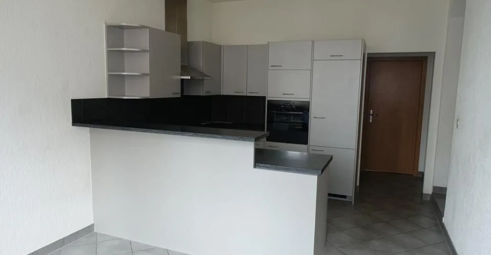 Wohnung mit 3.5 Zimmern im Erdgeschoss – Foto 3 von 9