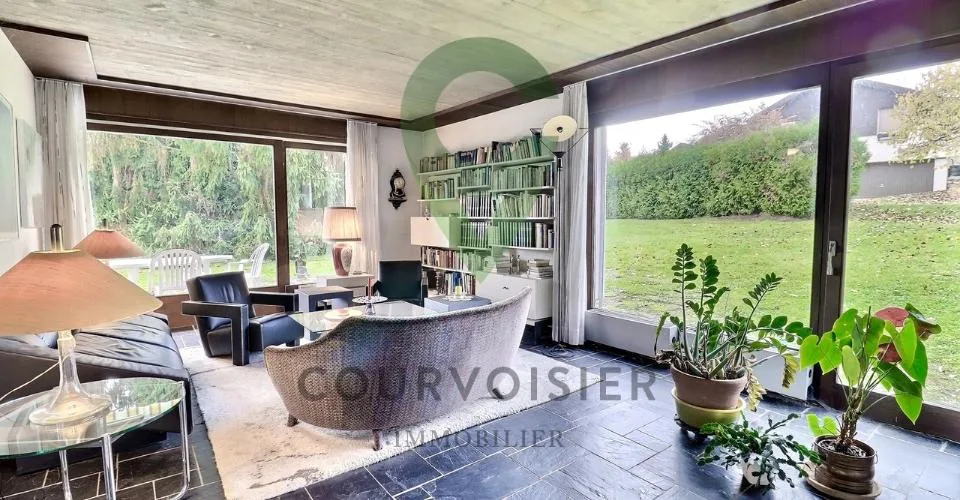 Maison d'architecte avec cachet et potentiel - à rafraîchir – Foto 2 von 11