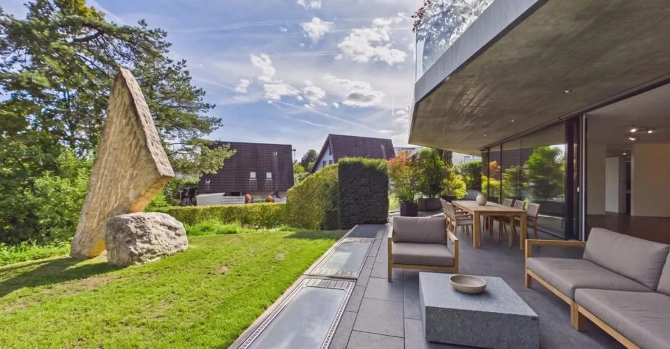 Exclusive spacious 3.5 room apartment with terrace and garden in a park-like setting – photo 16 of 22