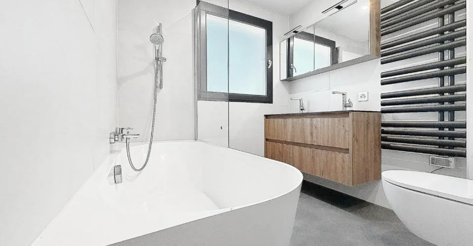 Geräumiges renoviertes Haus mit 9 Zimmern – Foto 8 von 13