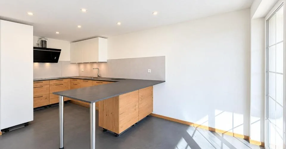 Geräumiges renoviertes Haus mit 9 Zimmern – Foto 7 von 13