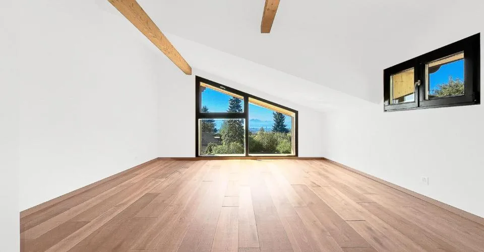 Geräumiges renoviertes Haus mit 9 Zimmern – Foto 11 von 13