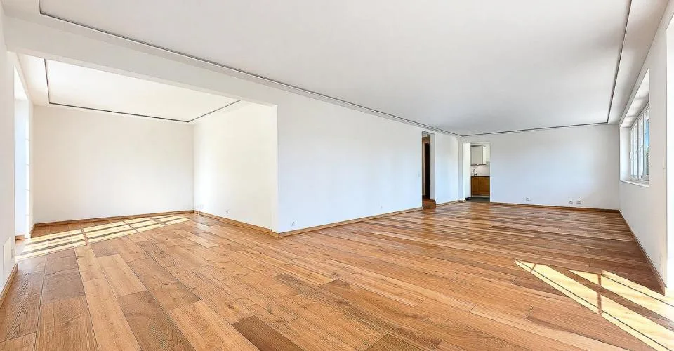 Geräumiges renoviertes Haus mit 9 Zimmern – Foto 6 von 13