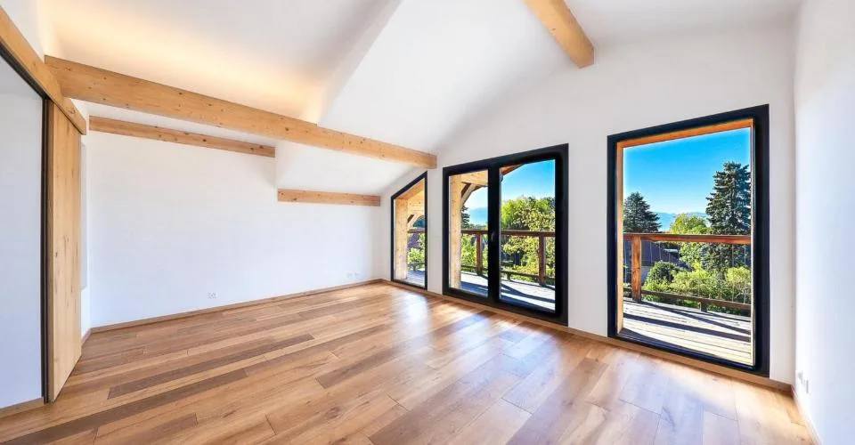 Geräumiges renoviertes Haus mit 9 Zimmern – Foto 9 von 13