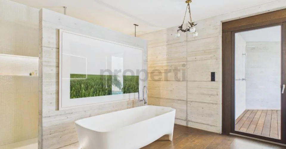 Exklusive Terrassenwohnung mit Blick ins Grüne und auf die Limmat, eine Oase mit privatem Pool und grosszügigen Räumlichkeiten – Foto 23 von 27
