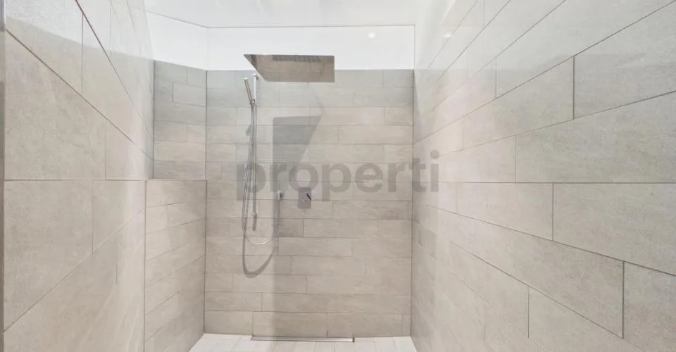 Exclusive spacious 3.5 room apartment with terrace and garden in park-like setting – photo 19 of 22
