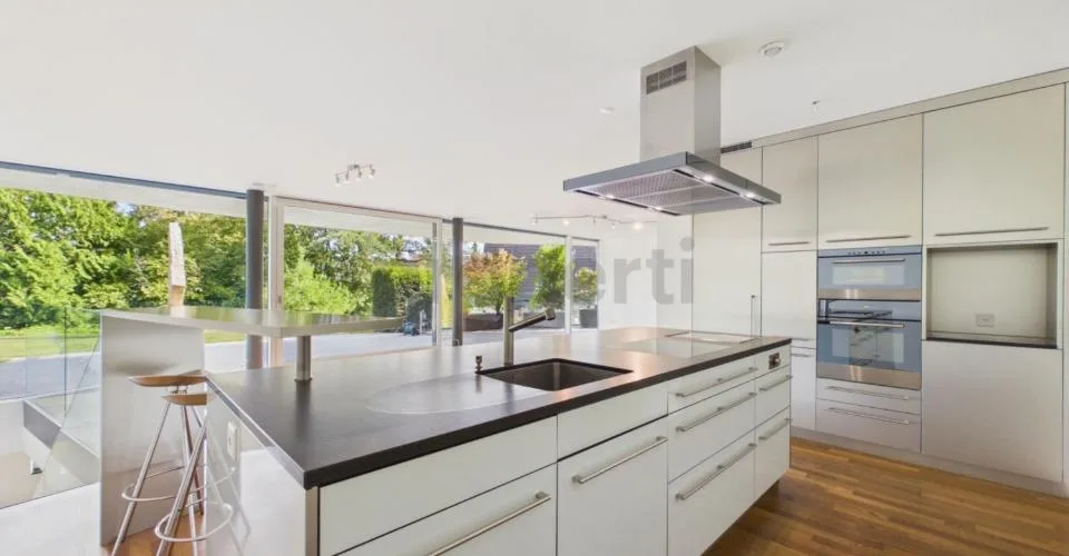 Exclusive spacious 3.5 room apartment with terrace and garden in park-like setting – photo 15 of 22
