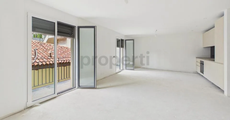 Spazi Luminosi, Finiture di Alta Qualità, Costruzione Sostenibile & Contesto Servito! // Lichtdurchflutete Räume, Hochwertiger Ausbau, Nachhaltige Bauweise & Gute Lage! – Foto 2 von 18
