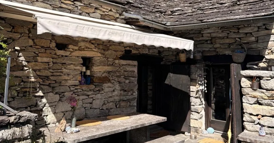 Traumhafte Alleinlage, Spektakuläre Panoramasicht & Exklusiver Aussenbereich! // Posizione Esclusiva, Spettacolare Vista Panoramica & Area Esterna di Pregio! – Foto 7 von 17
