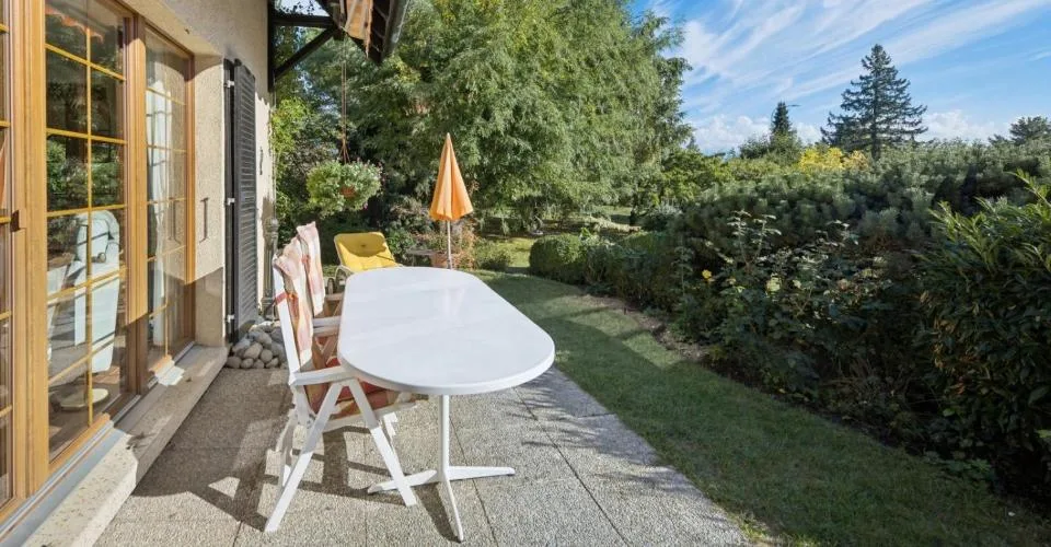Familienhaus mit 6 Zimmern auf einem großzügigen Grundstück – Foto 4 von 13
