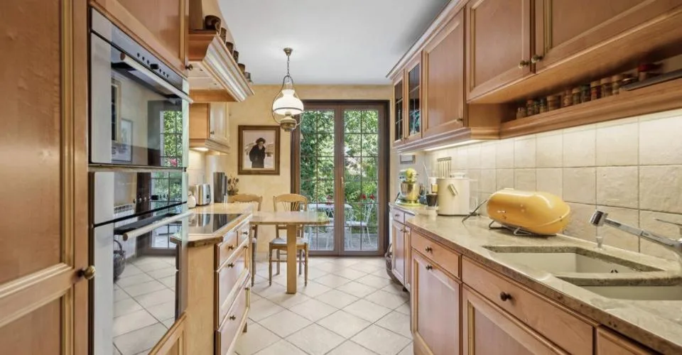 Familienhaus mit 6 Zimmern auf einem großzügigen Grundstück – Foto 10 von 13