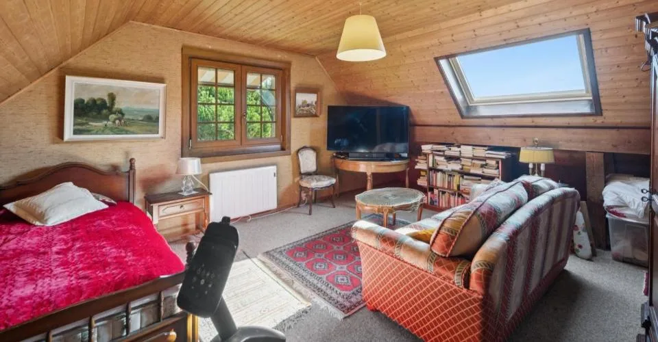Familienhaus mit 6 Zimmern auf einem großzügigen Grundstück – Foto 9 von 13