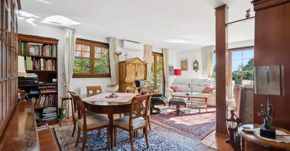 Familienhaus mit 6 Zimmern auf einem großzügigen Grundstück – Foto 8 von 13