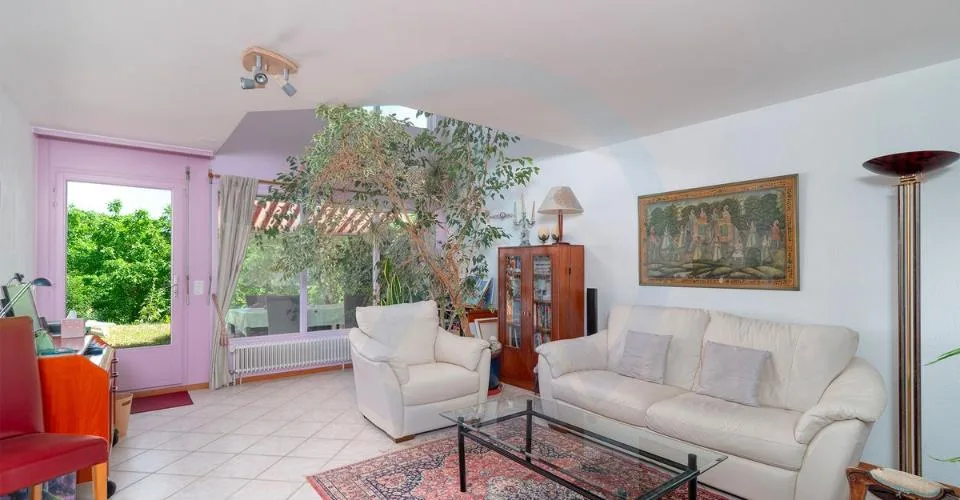 Spacieuse maison très bien entretenue de 5,5 pièces avec jardin à deux minutes d'Aubonne – photo 7 sur 13