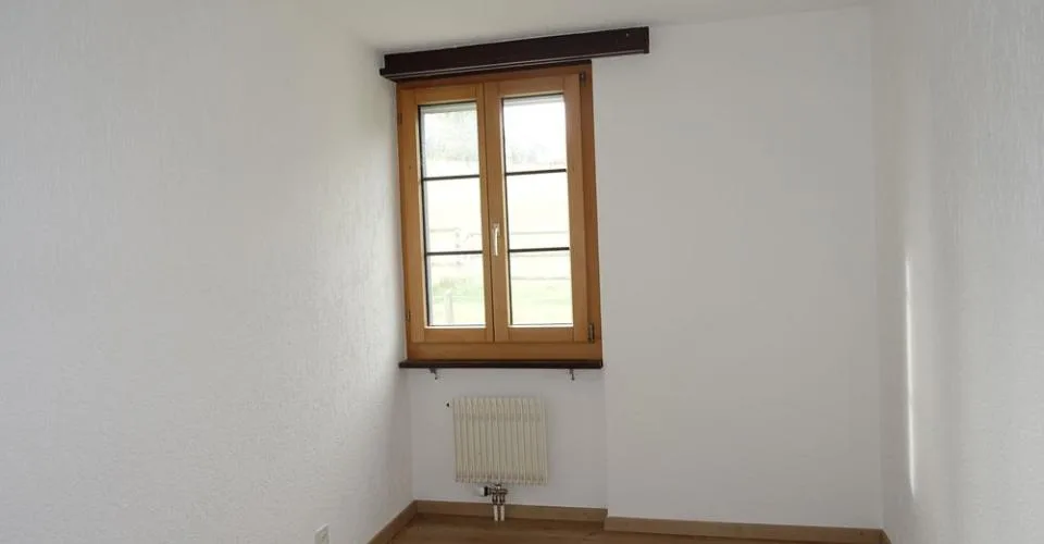 Die Reussilles - 4.5-Zimmer-Wohnung + 2 separate Schlafzimmer + Studio + 3 Pferdeboxen – Foto 7 von 15