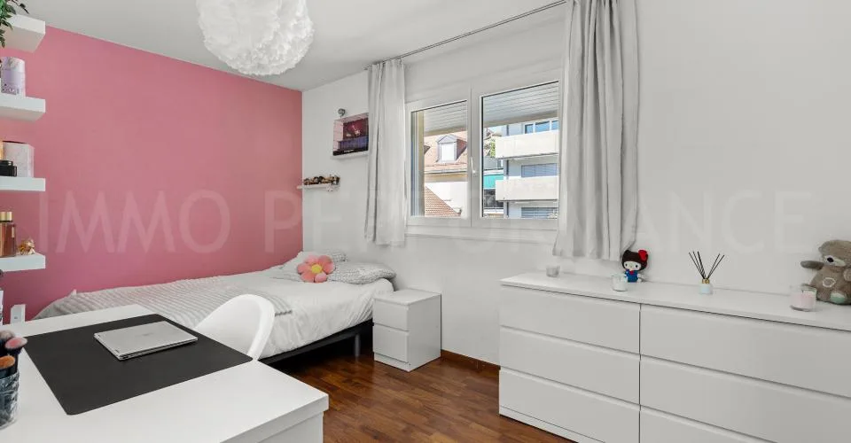 Exklusivität: Helles 5.5-Zimmer-Eckapartment in ruhiger Lage – Foto 9 von 12
