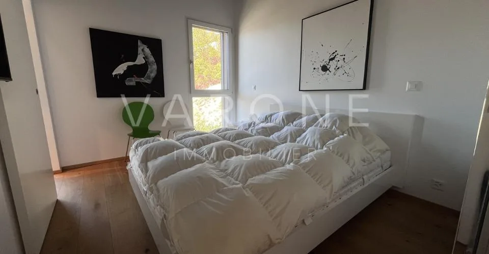 Attique contemporain avec terrasse panoramique – Foto 9 von 13