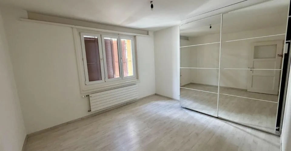 Appartement à Neuchâtel avec vue urbaine – Foto 6 von 9