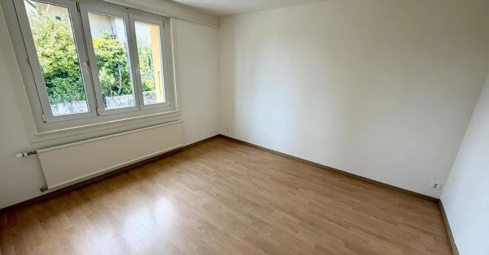 Appartement à Neuchâtel avec vue urbaine – Foto 5 von 9