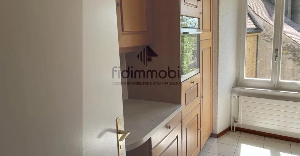 Wohnung mit 5 Zimmern im Herzen von St-Blaise – Foto 3 von 7