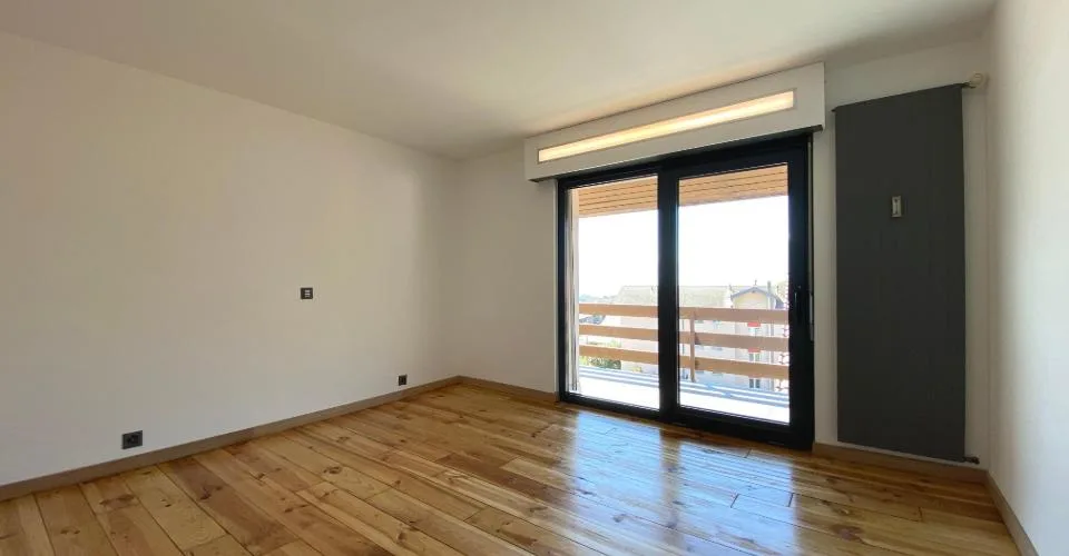 Grand 4.5p en attique, avec vue dégagée – foto 9 di 12