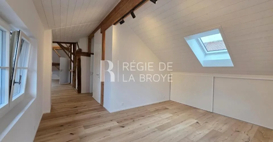 Geräumige 3,5 Zimmer unter dem Dach – Foto 5 von 11