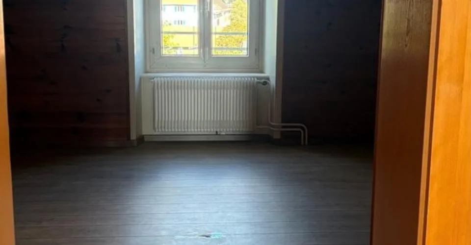 Dreizimmerwohnung im 4. Stock im Stadtzentrum – Foto 4 von 12