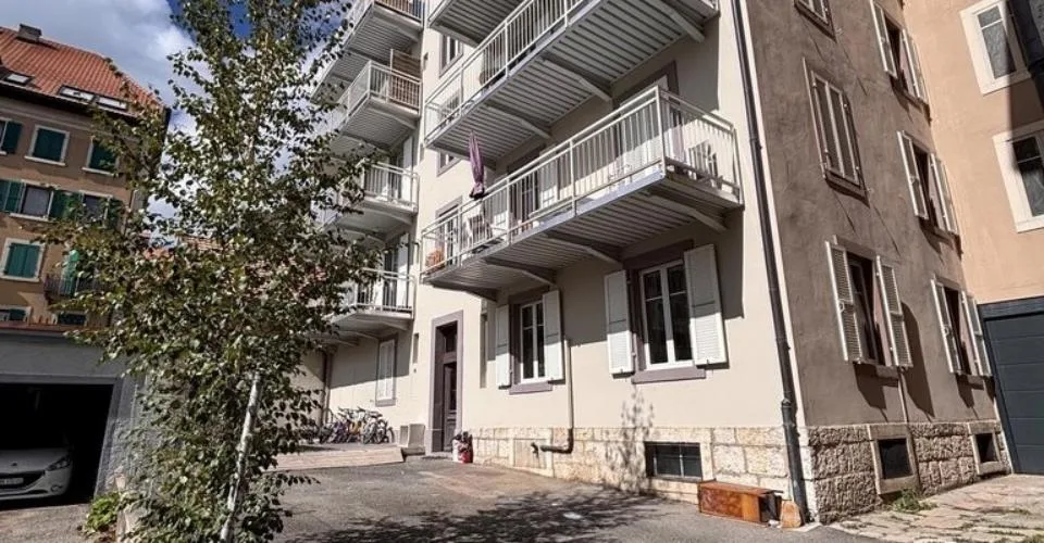 Dreizimmerwohnung im 4. Stock im Stadtzentrum – Foto 2 von 12