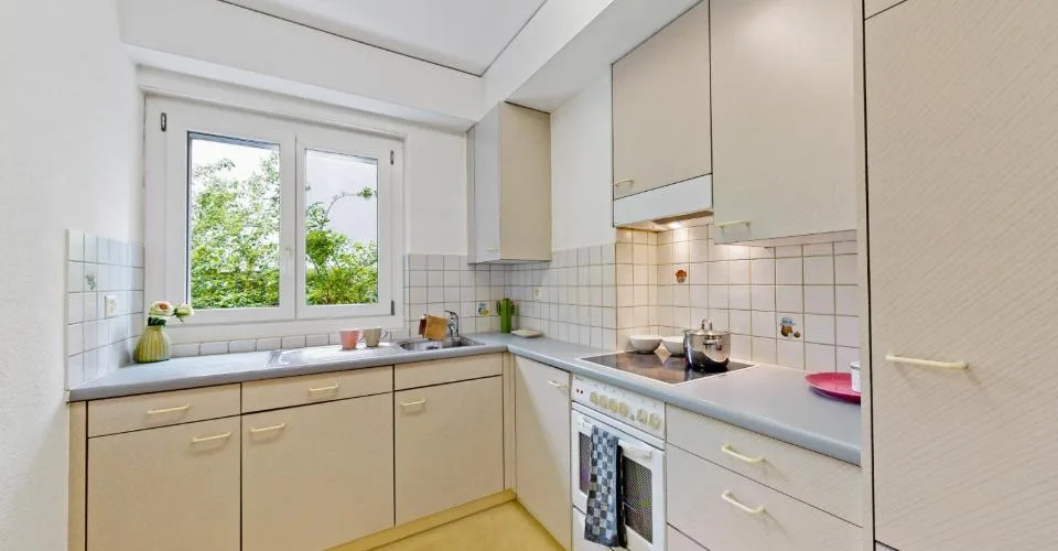 Helle Wohnung im ruhigen Birchiquartier. Neuer Mieter per 01.11.202... – Foto 2 von 9