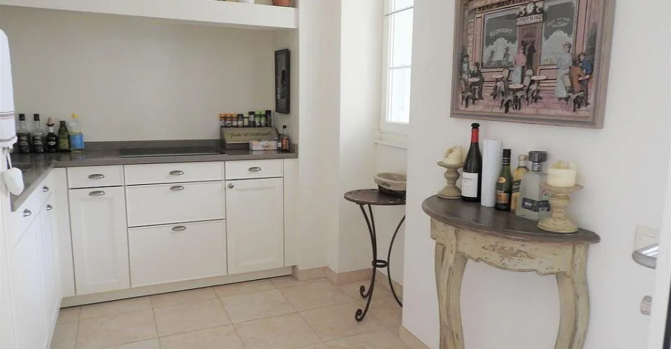 Magnifique appartement meublé de 2,5 pièces avec terrasse face au lac – photo 5 sur 8