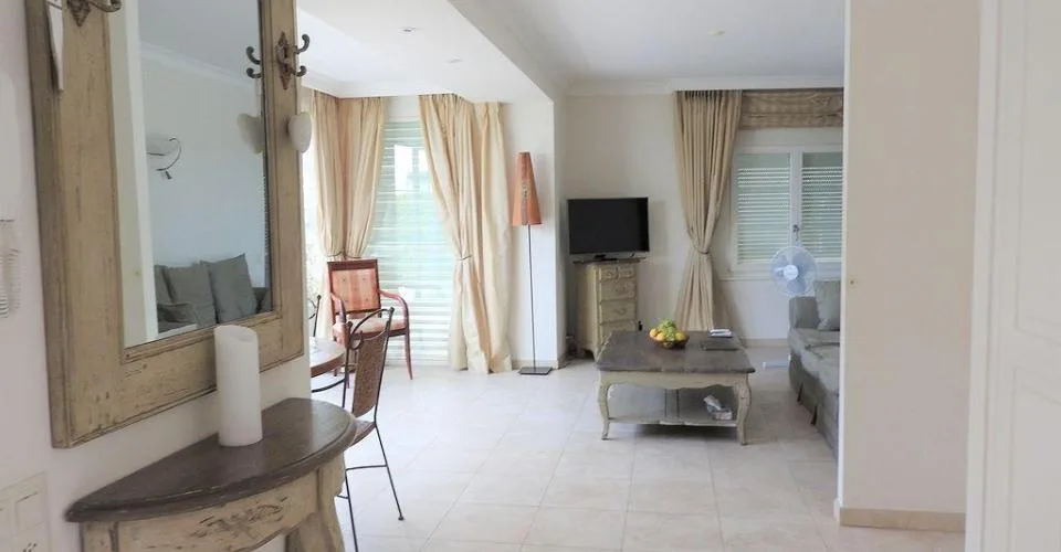 Magnifique appartement meublé de 2,5 pièces avec terrasse face au lac – photo 6 sur 8