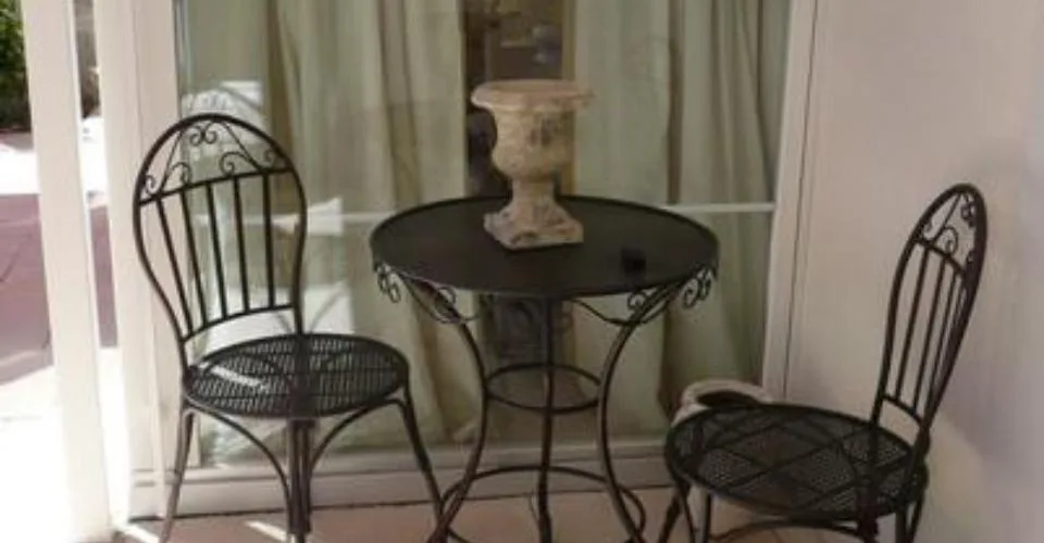 Magnifique appartement meublé de 2,5 pièces avec terrasse face au lac – photo 2 sur 8