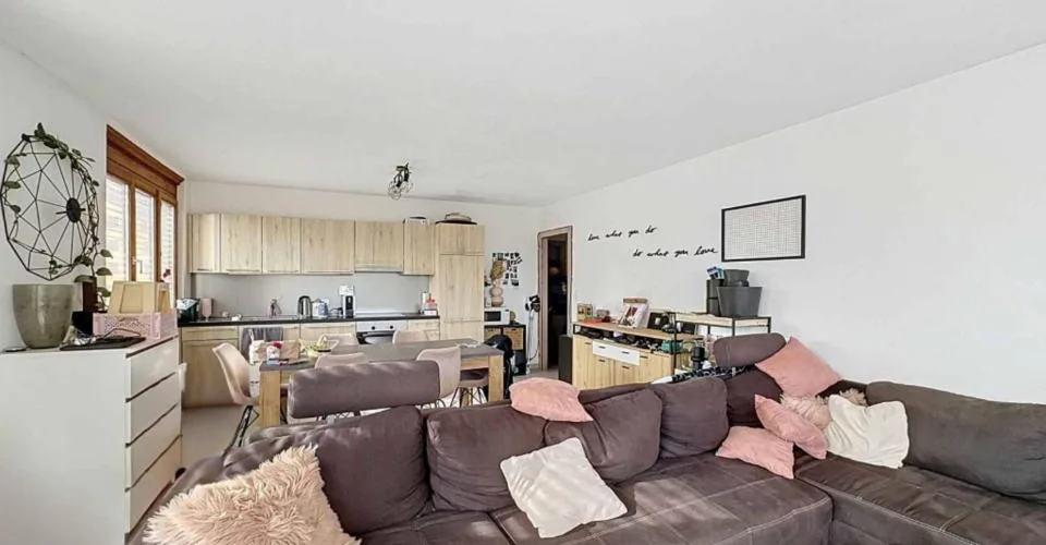 Appartement de 2.5 pièces avec une grande terrasse – Foto 3 von 9