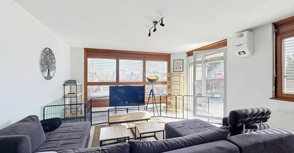 Appartement de 2.5 pièces avec une grande terrasse – Foto 2 von 9