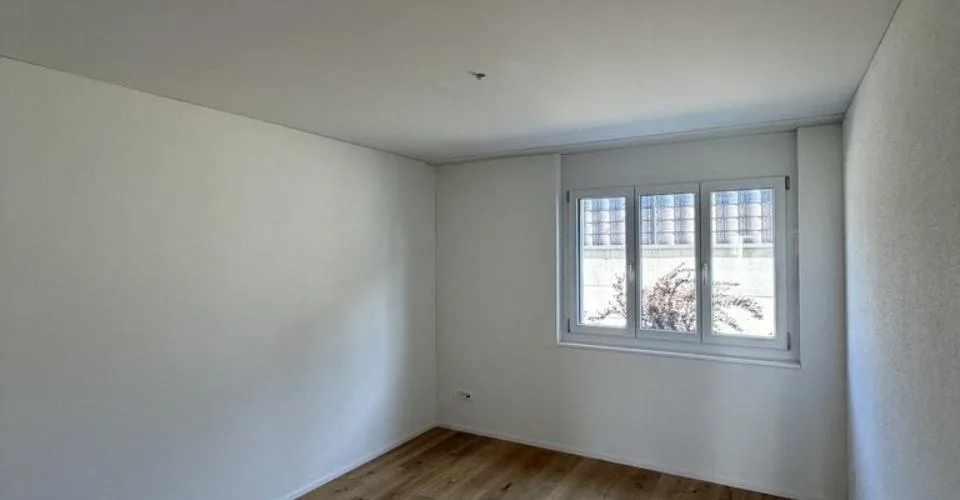 Charmant appartement 3.5 pièces avec espace de jardin à Oberbipp – photo 4 sur 8