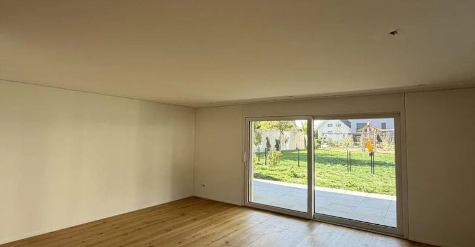Charmant appartement 3.5 pièces avec espace de jardin à Oberbipp – photo 2 sur 8