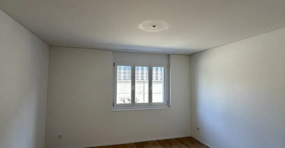 Charmant appartement 3.5 pièces avec espace de jardin à Oberbipp – photo 3 sur 8