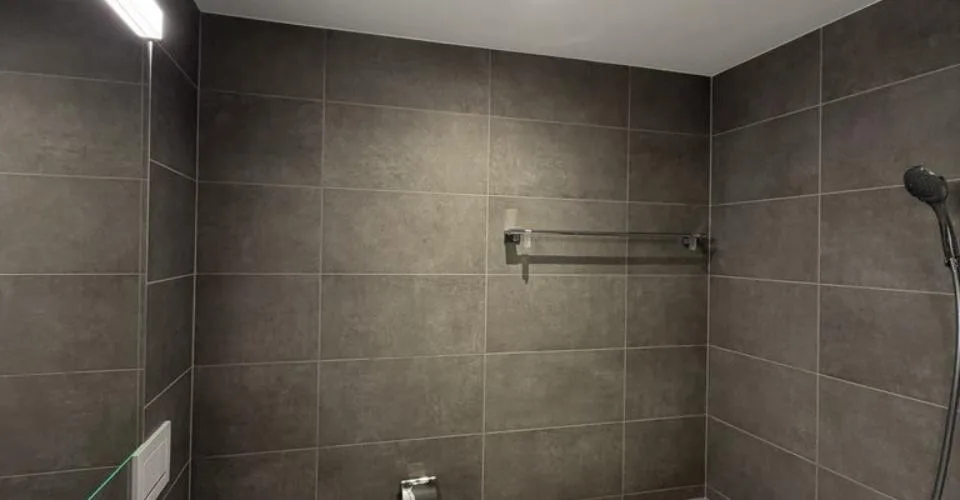 Charmant appartement 3.5 pièces avec espace de jardin à Oberbipp – photo 7 sur 8
