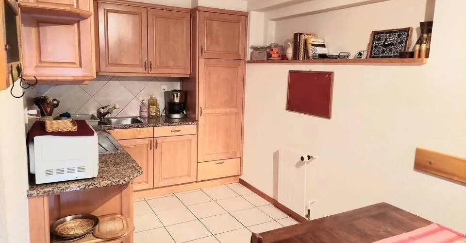 Appartement 3.5 pces à louer à l'année centre station Zampi – photo 2 sur 8
