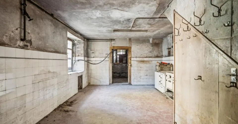 Propriété protégée à rénover - avec réserves de terrain constructible – photo 5 sur 7
