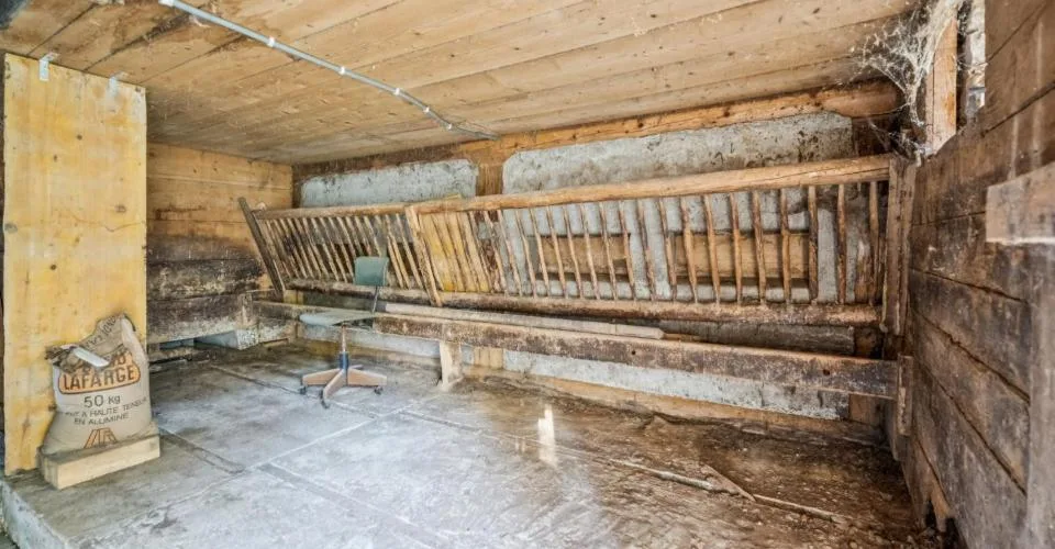 Propriété protégée à rénover - avec réserves de terrain constructible – photo 6 sur 7