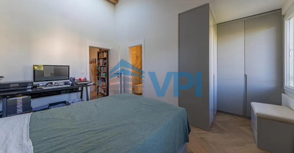 Duplex en attique magnifiquement rénové – Foto 9 von 13