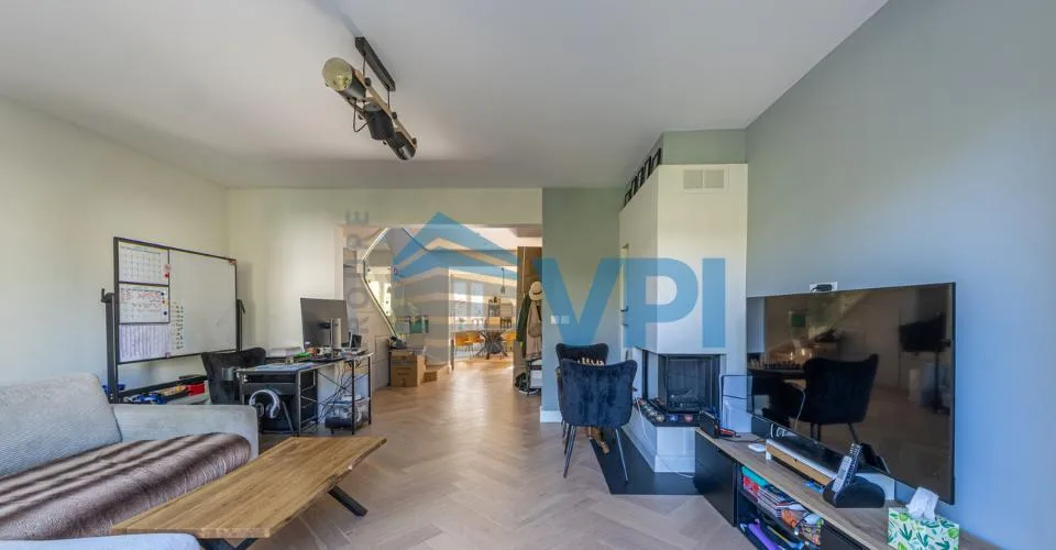 Duplex en attique magnifiquement rénové – Foto 4 von 13