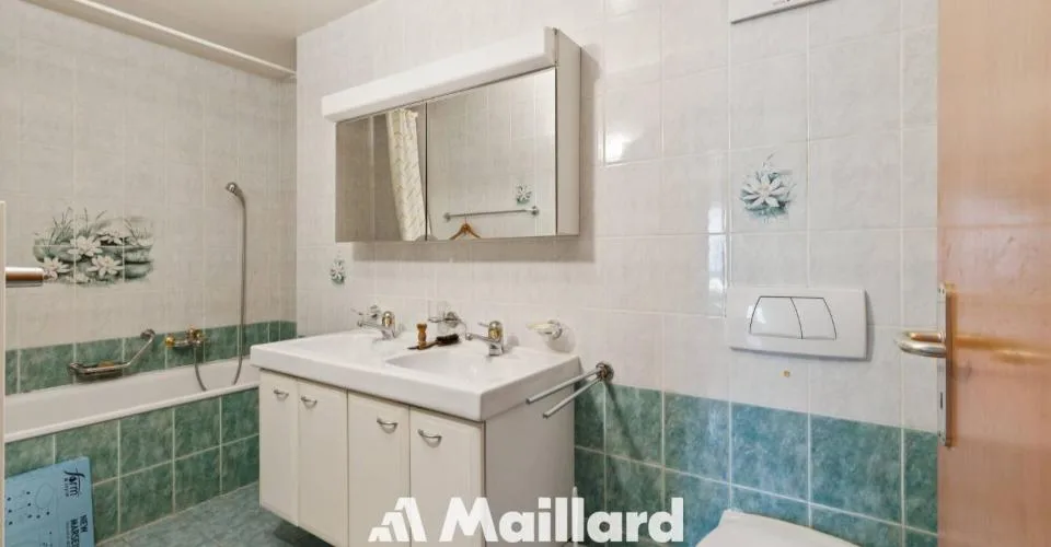Spacieux et lumineux appartement de 5.5 pièces idéalement situé avec belles échappées sur le lac – photo 12 sur 13