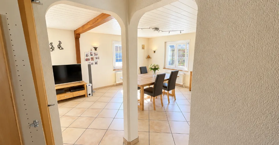 Familienhaus mit Garten, Garage und Solarpanelen in Boncourt – Foto 4 von 13