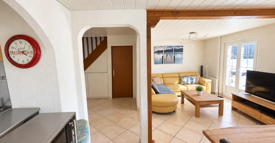 Familienhaus mit Garten, Garage und Solarpanelen in Boncourt – Foto 3 von 13